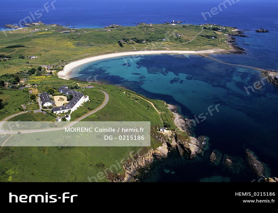 Ile D'aurigny Hemis : Royaume uni iles anglo normandes ile aurigny alderney longy bay vue  aerienne