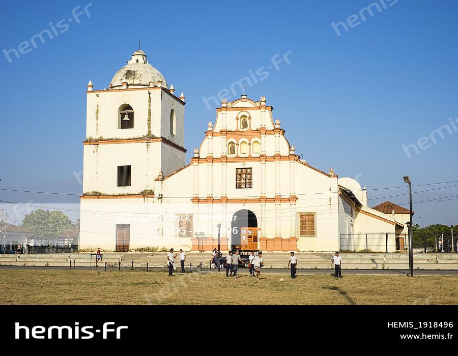 Hemis : Nicaragua departement leon leon quartier sutiava eglise san juan bautista sutiaba construite Hemis : Nicaragua departement leon leon quartier sutiava eglise san juan bautista sutiaba construite