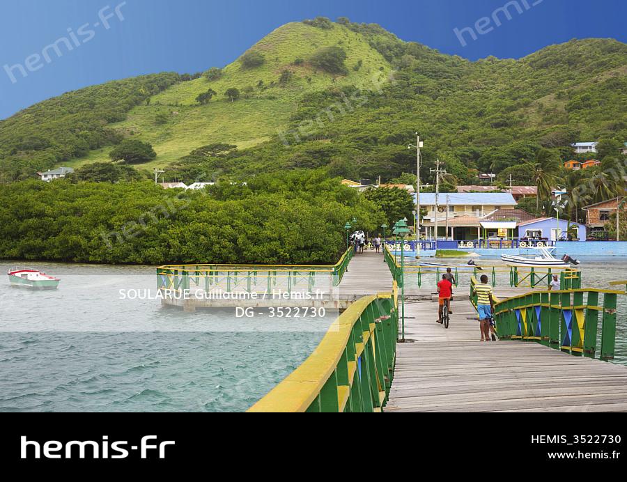 Hemis Colombie ile santa catalina enfants pont reliant ile