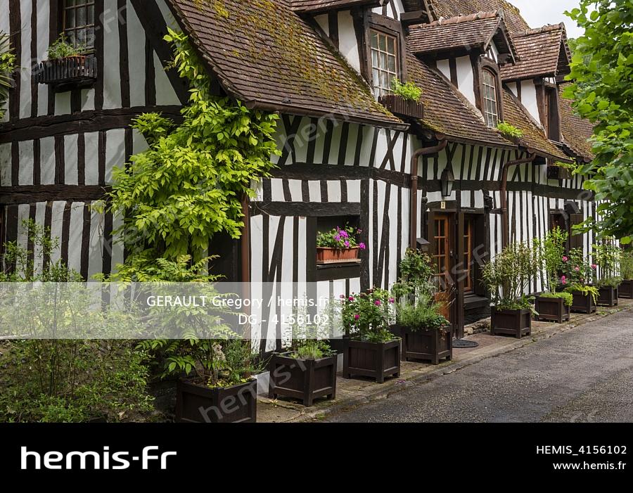 hemis-france-eure-lyons-la-foret-beaux-villages-france-maison