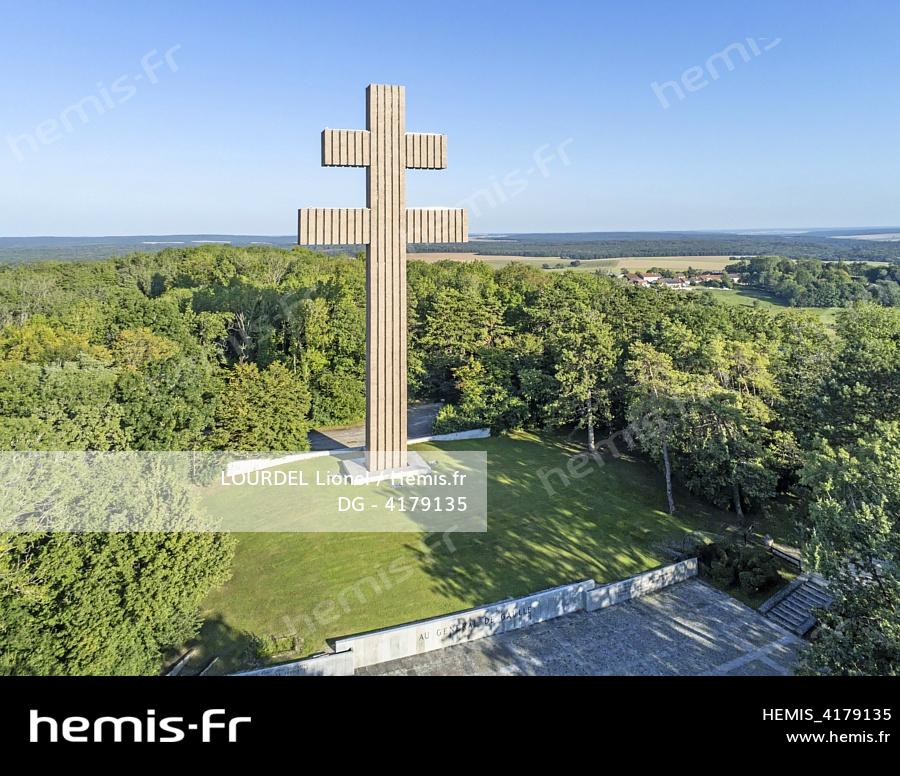 Memorial Charles de Gaulle > Galerie Photos > La Croix de Lorraine > La Croix  de Lorraine