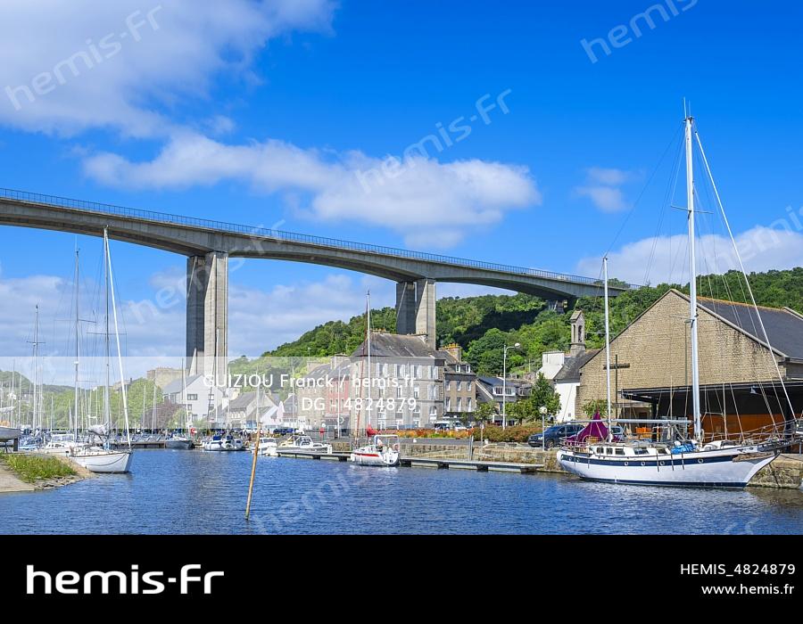 Saint-Brieuc : des milliers de tonnes d'ammonitrates transitent par le port du Légué