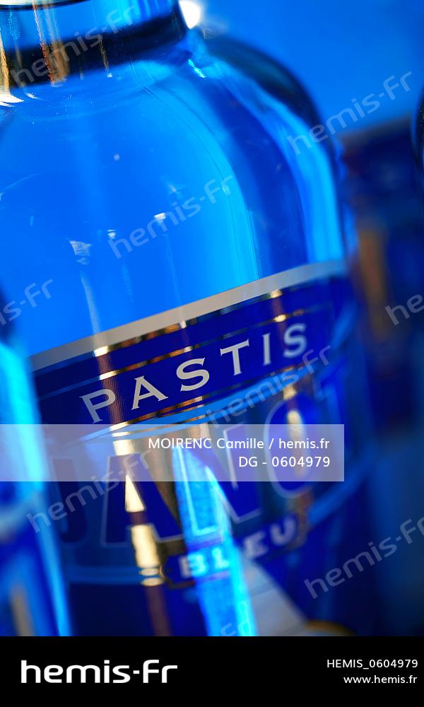 France, Bouches du Rhone, aperitif in Provence with the Pastis Bleu Janot  (typical aniseed-flavoured alcohol, here colored in Stock Photo - Alamy