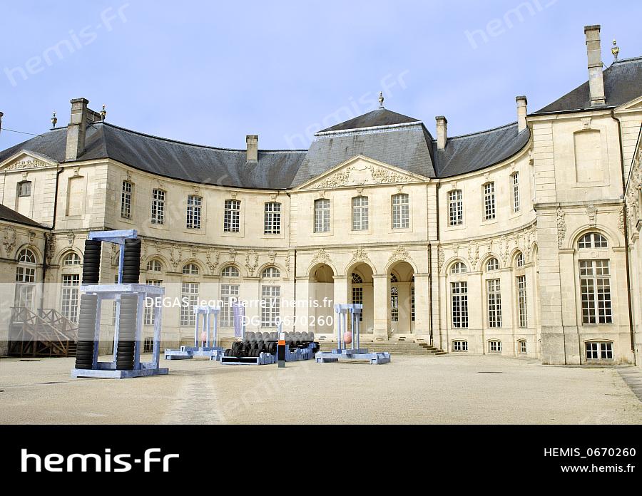 Hemis France Meuse Verdun Centre Paix Batiment Implante Palais Episcopal Dessine Architecte Robert