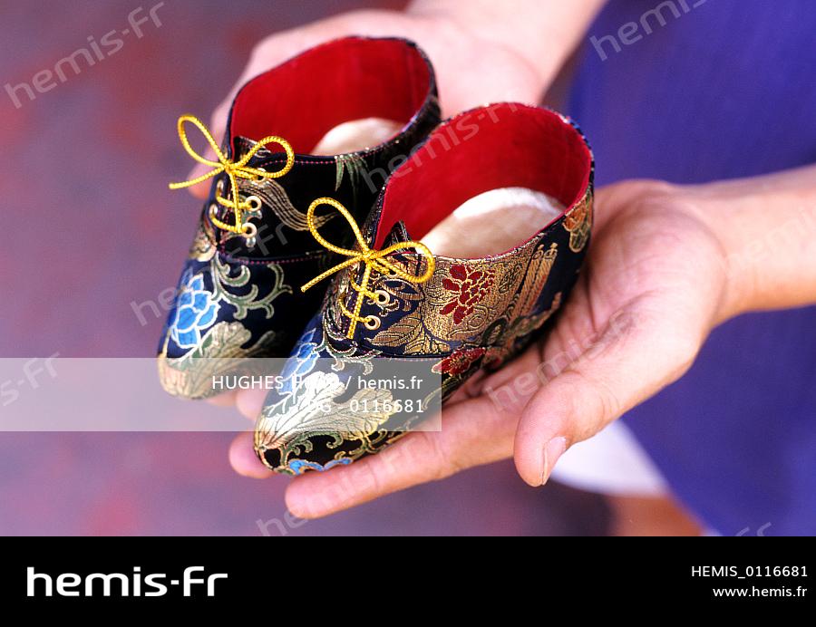 Chaussons chinois 2025
